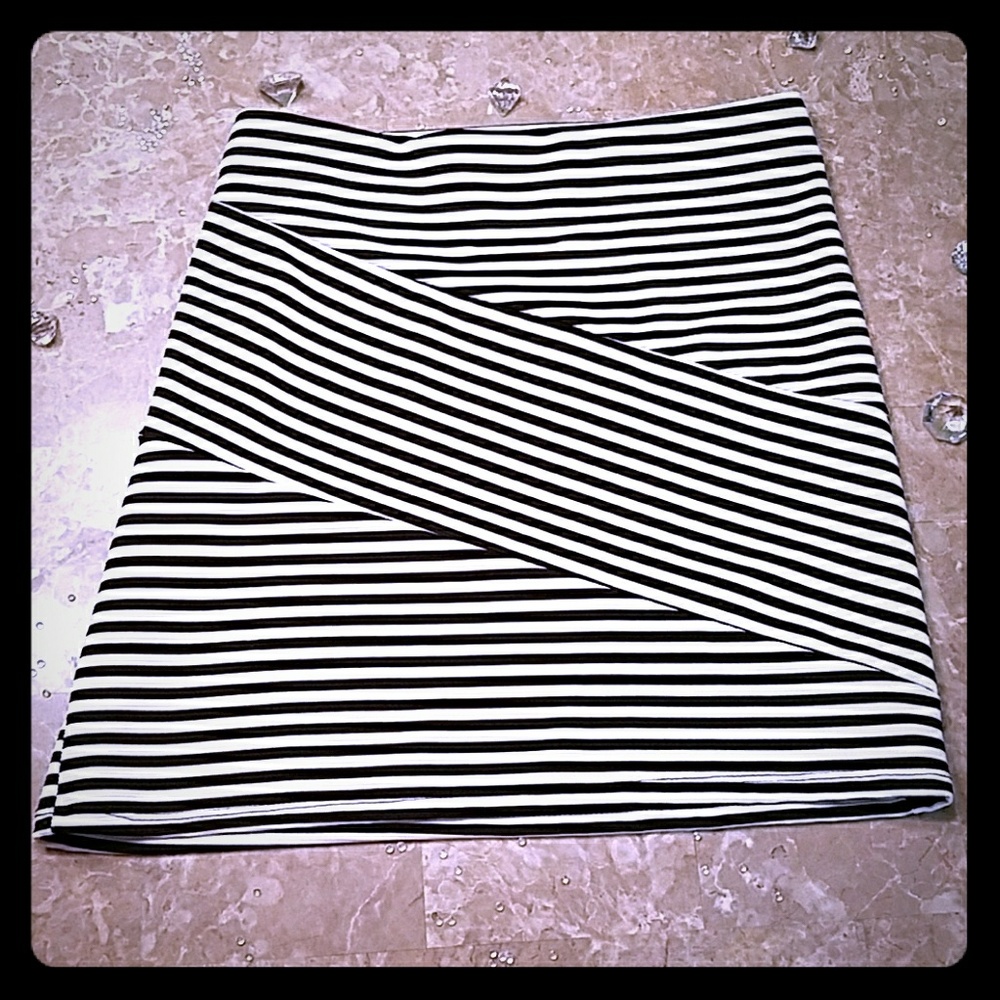 Wet Seal flattering skirt - very comfy too! Size XL